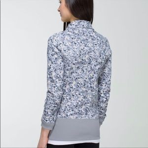 Lululemon Nice Asana Jacket Not So Petite Fleur Silver Spoon Ambient Grey